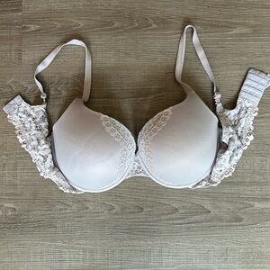 38DDD no push up underwire victoria’s secret bra